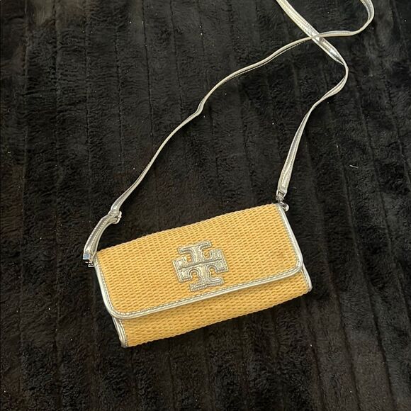 VINTAGE Tory Burch Tan and Silver Crossbody Bag with Adjustable Strap - Picture 2 of 4